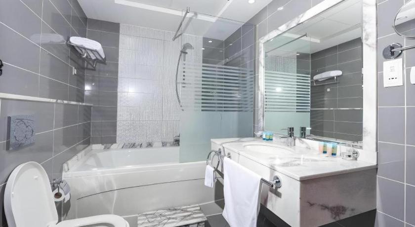 Alazmi Hotel Dubai Exterior photo