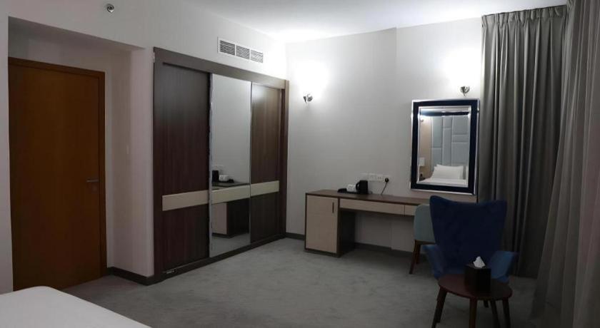 Alazmi Hotel Dubai Exterior photo